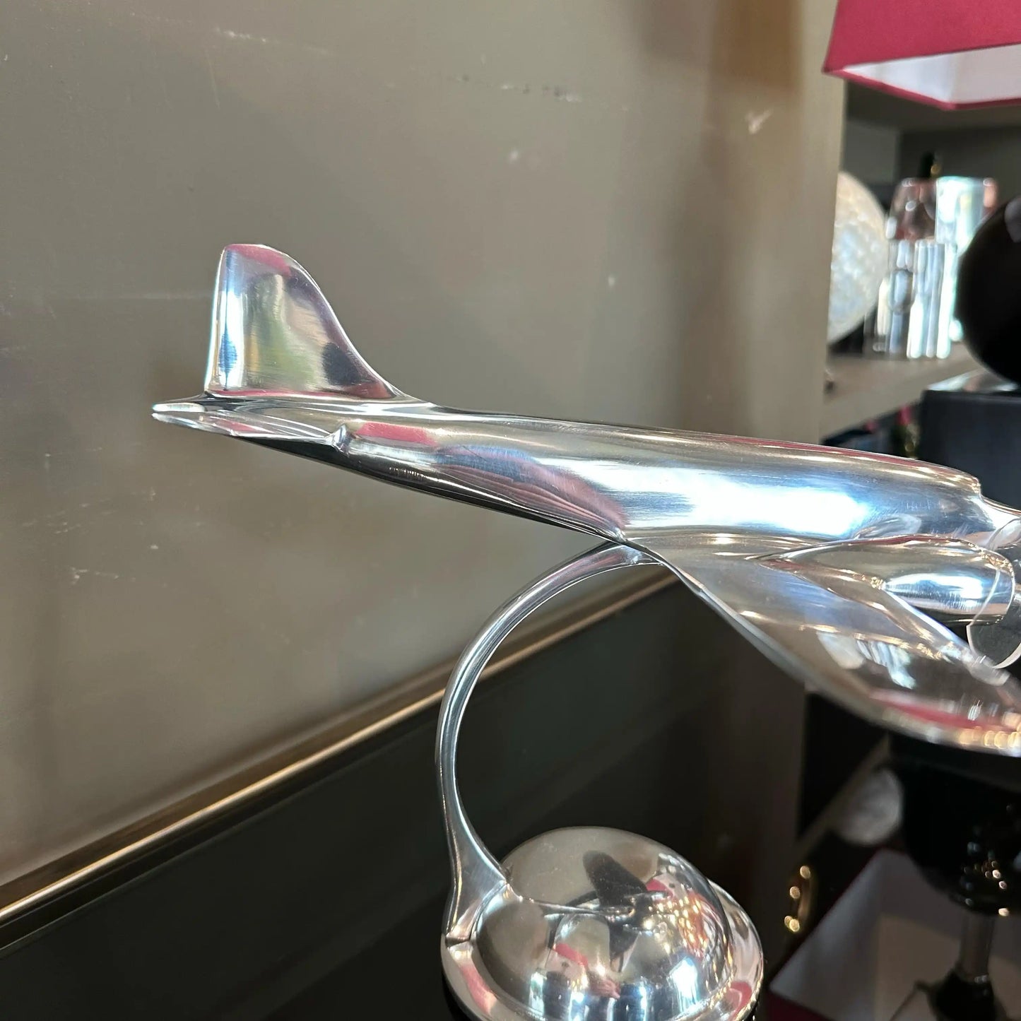 Aereo in acciaio
