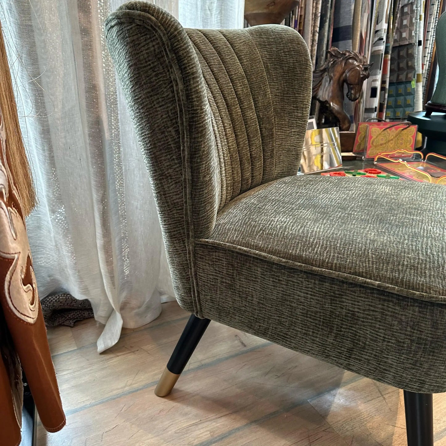 Poltrona "VELVET BREEZE"