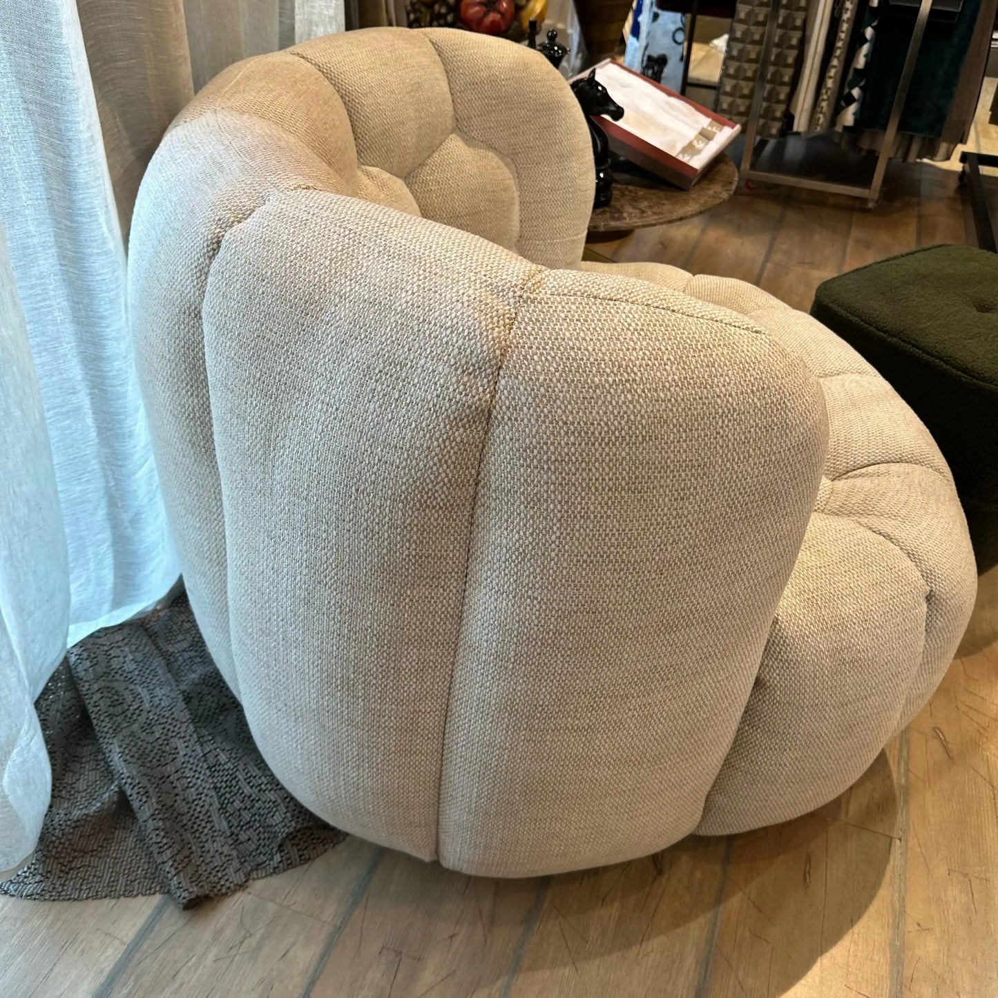 Poltrona girevole "AMARA"