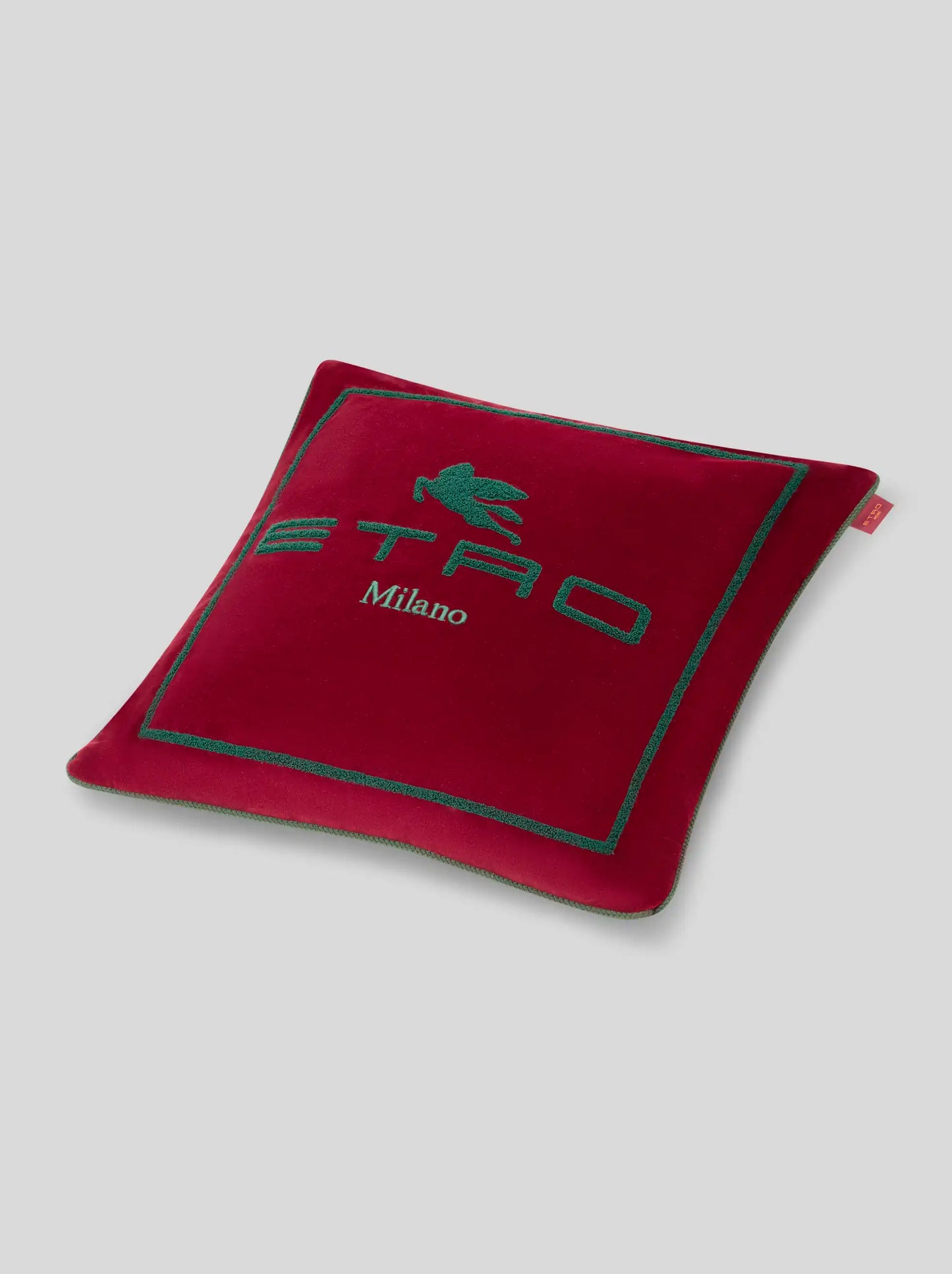 Cuscino rosso in cotone e lana con pegaso e logo Etro ricamati