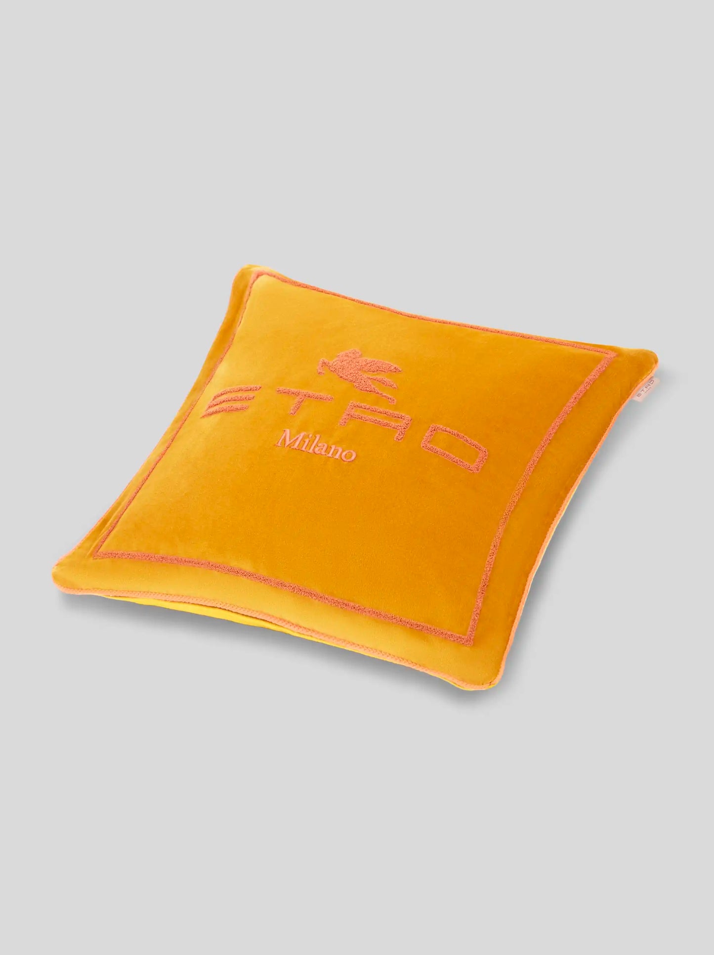 Cuscino giallo in cotone e lana con pegaso e logo Etro ricamati