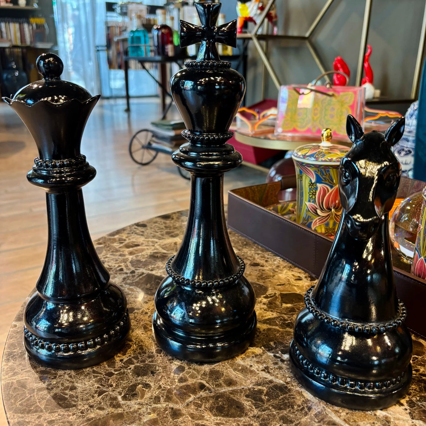set 3  pezzi del gioco degli scacchi in formato gigante 30cm