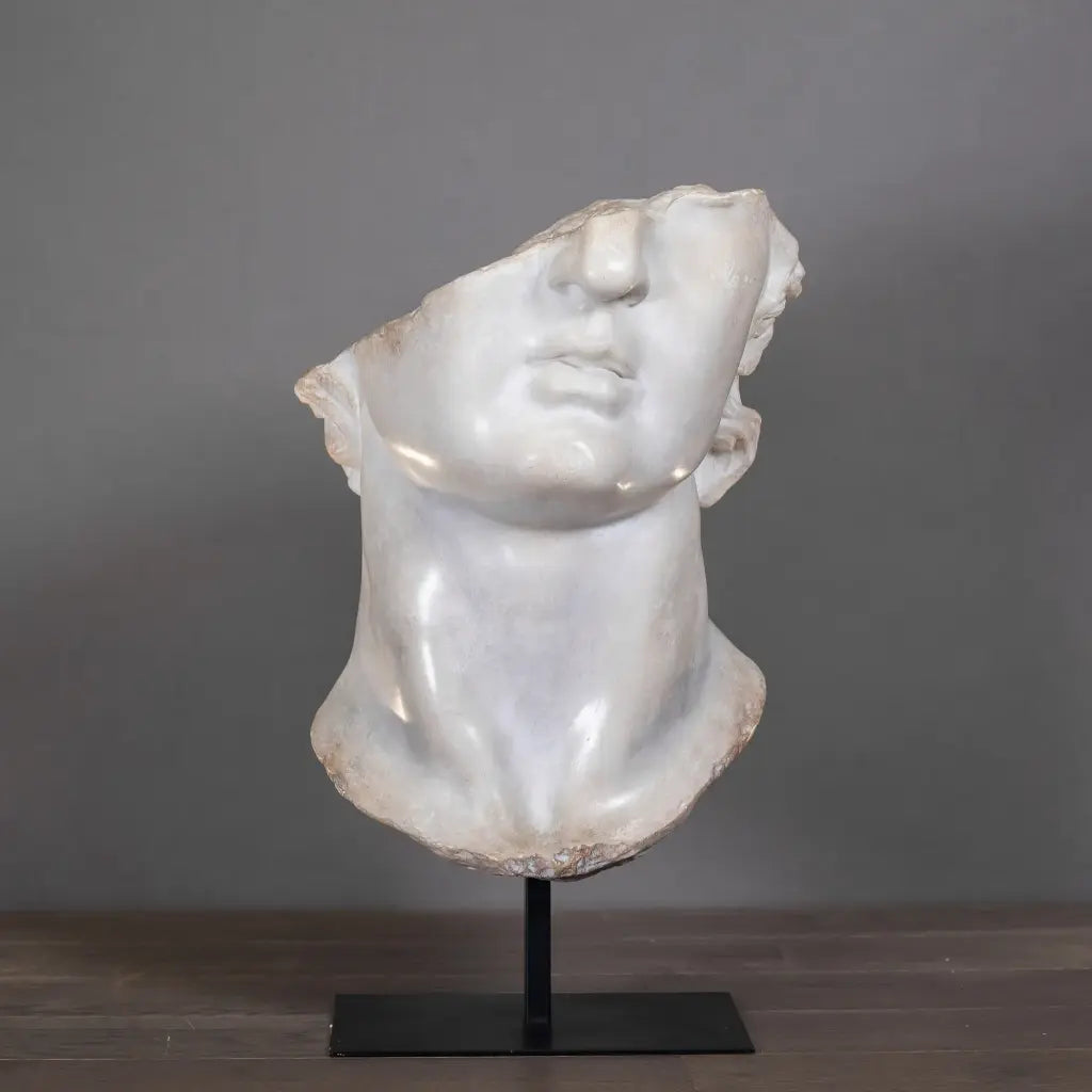 Frammento di Apollo proveniente dal Metropolitan Museum 53X31X41 cm/ peso 10,2 chili