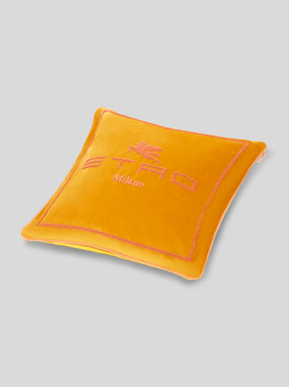 Cuscino giallo in cotone e lana con pegaso e logo Etro ricamati